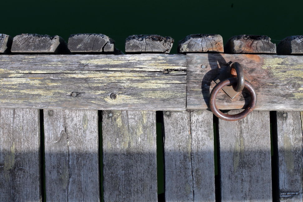 Osnäs: sur le quai, en attendant le ferry - 9 juillet 2018 - Canon EOS 6D 50 mm - f 11 1/60 sec. 100 ISO